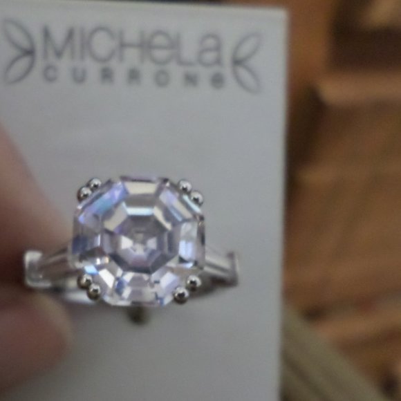 Michela Currone Large Cubic Zirconia Ring Sz 8 NWT - Picture 2 of 5